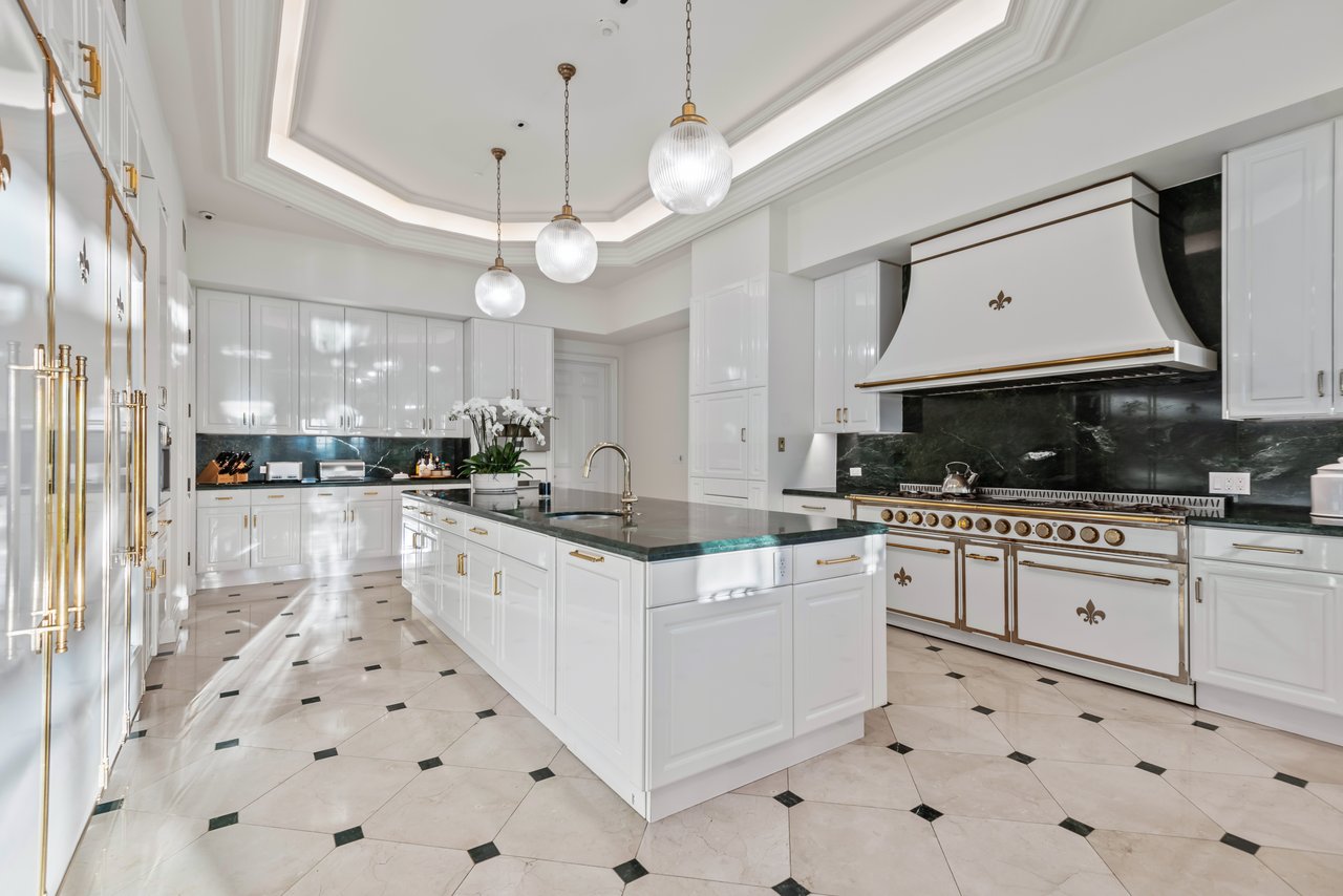 996 Vista Ridge Lane