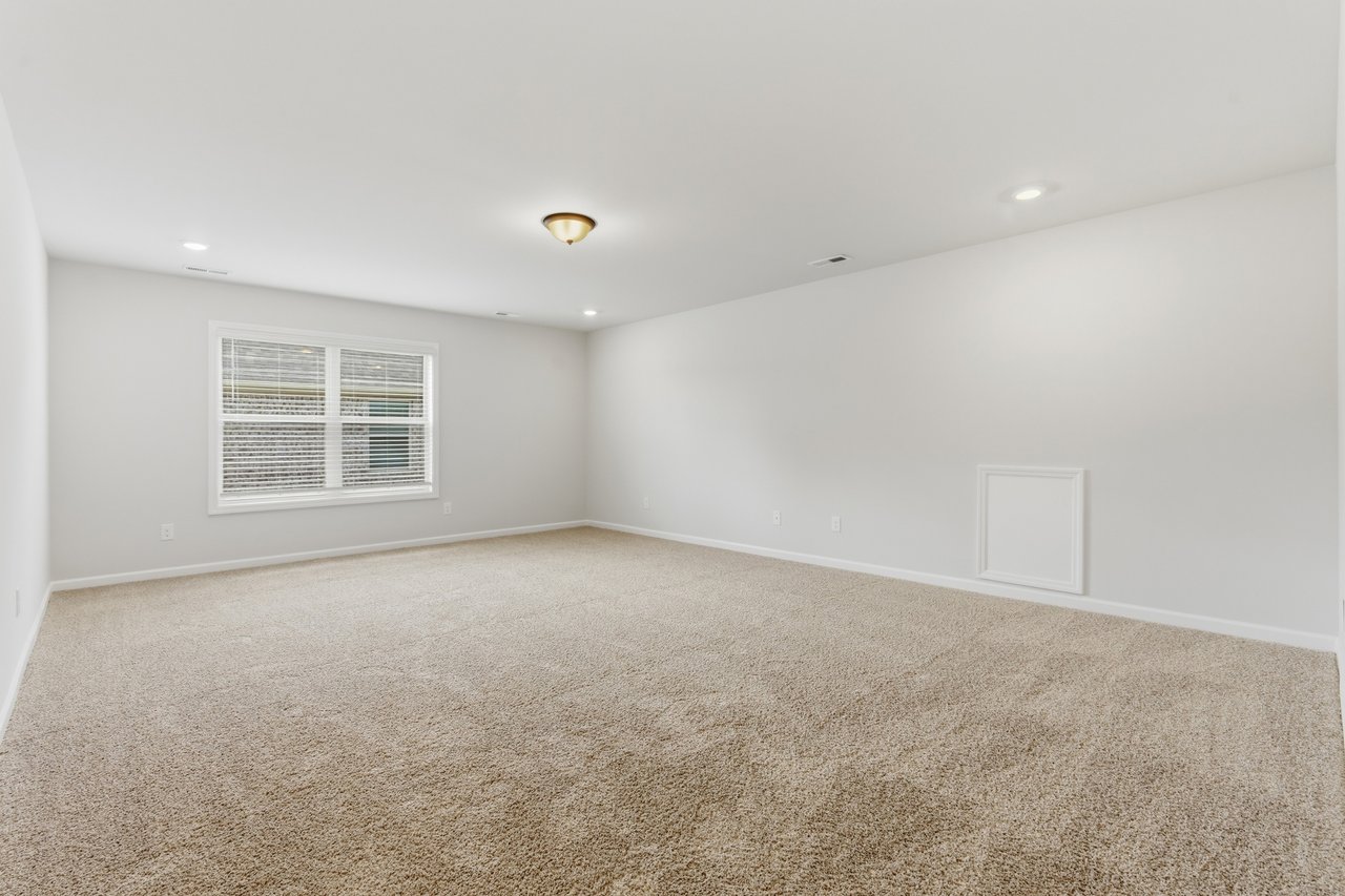 New Market New Build! Move-In Special!