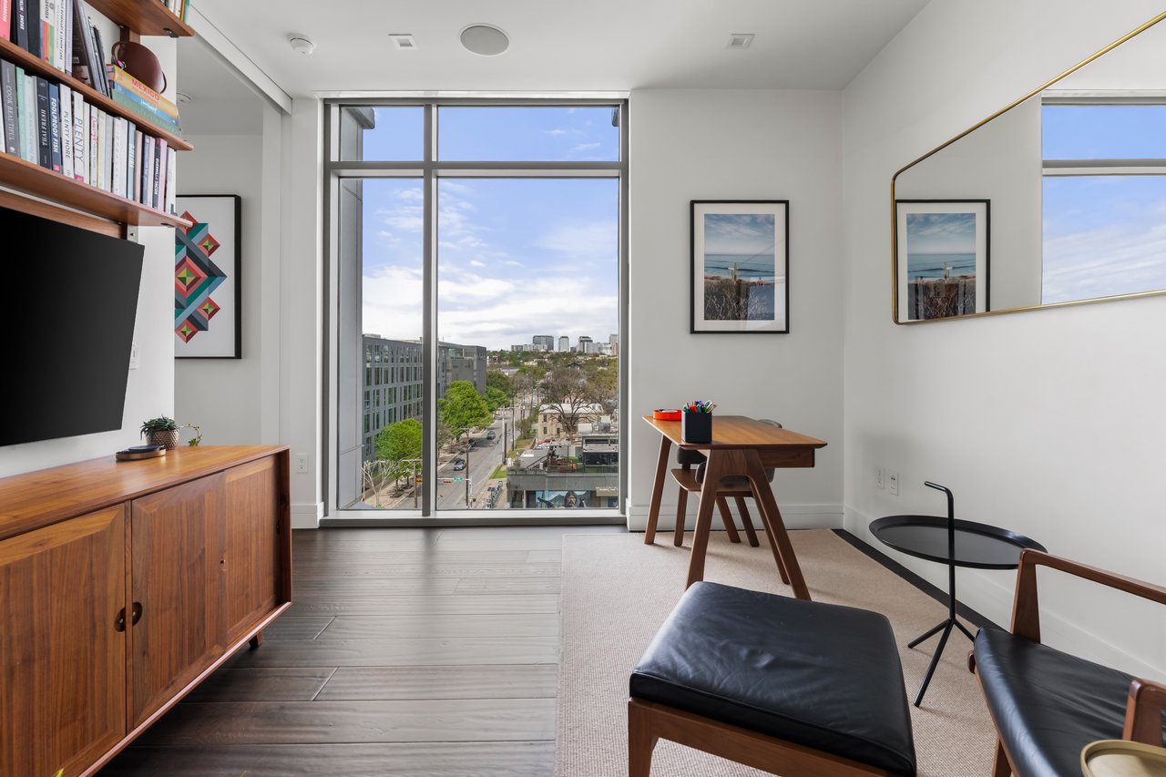 501 West Ave #704