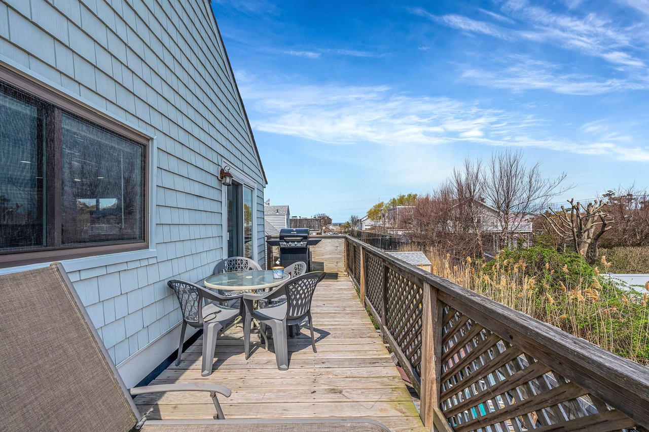 83 E Lighthouse Walk