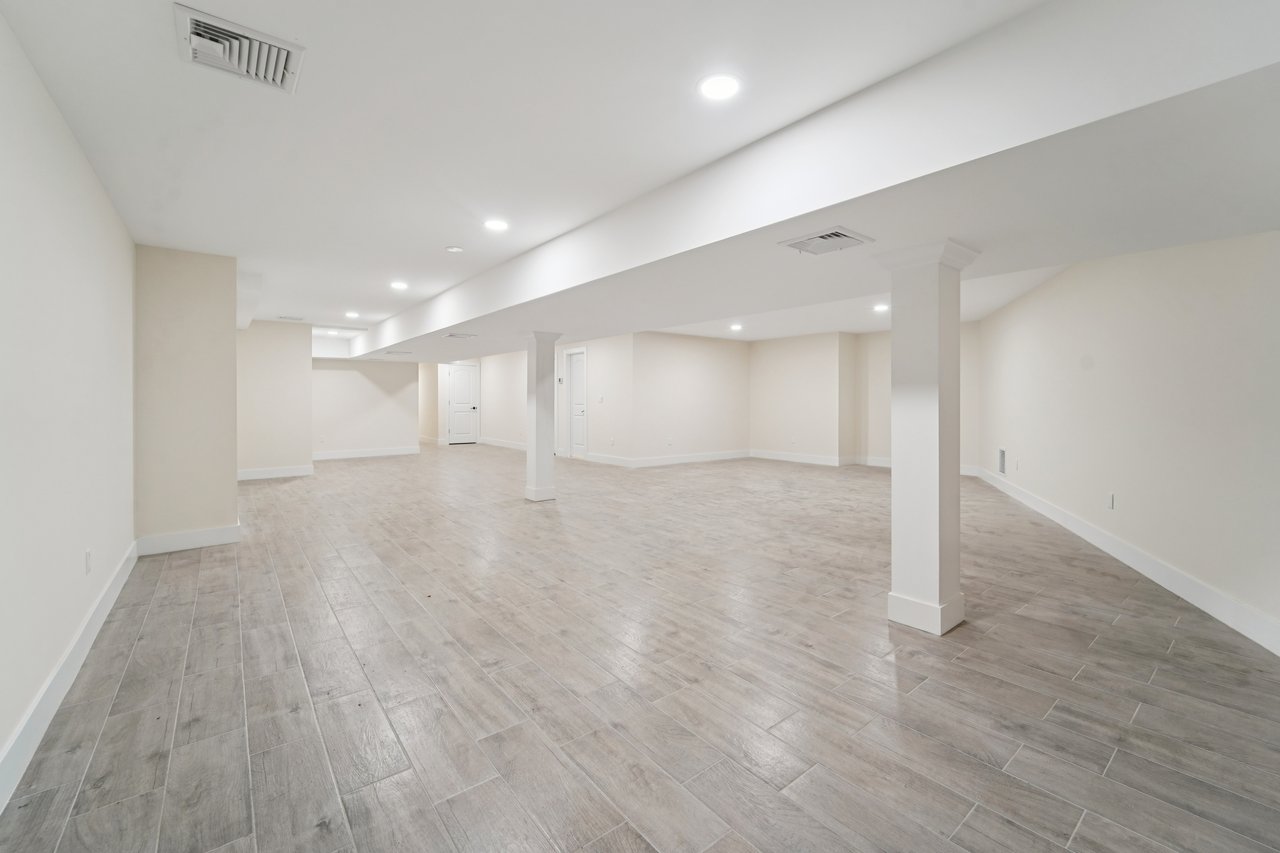 219 Mile Square Road