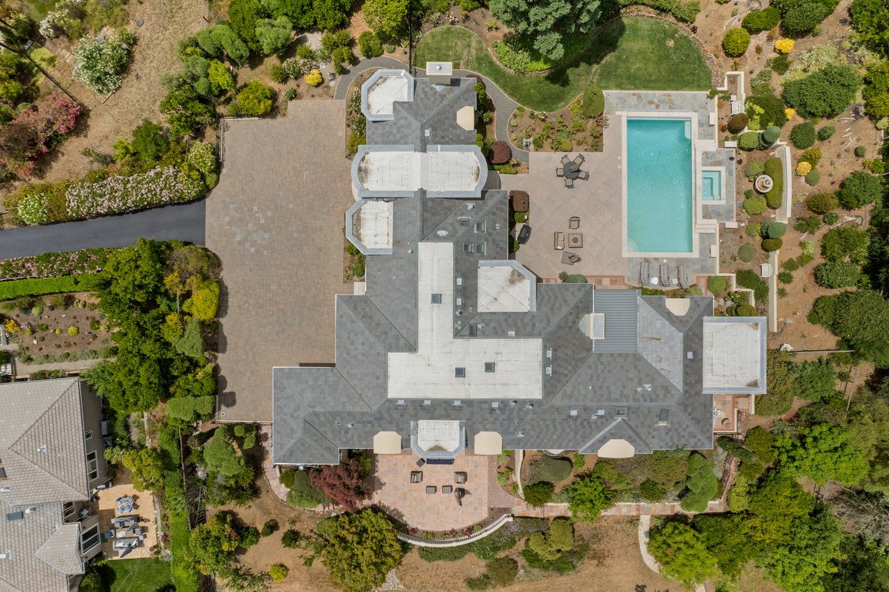 12445 Hilltop DR