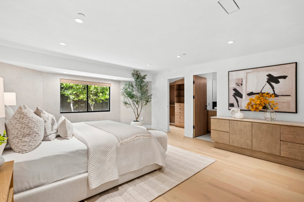 1120 White Sails Way