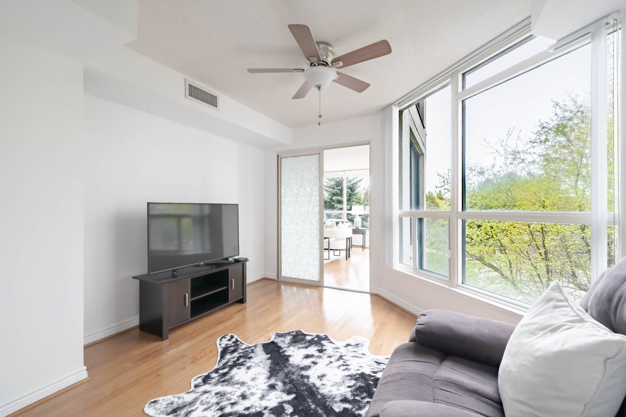 301-7300 Yonge Street 