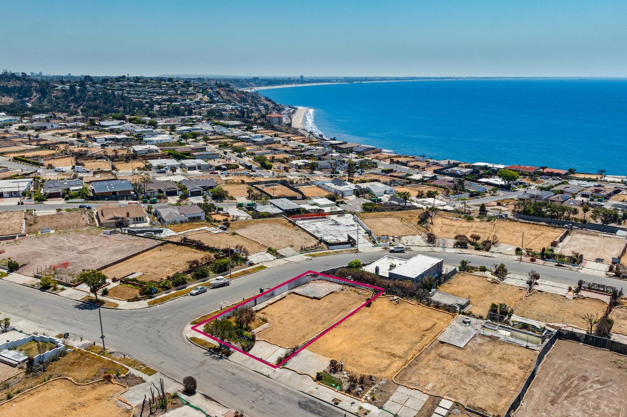 18348 Clifftop Way, Sunset Mesa