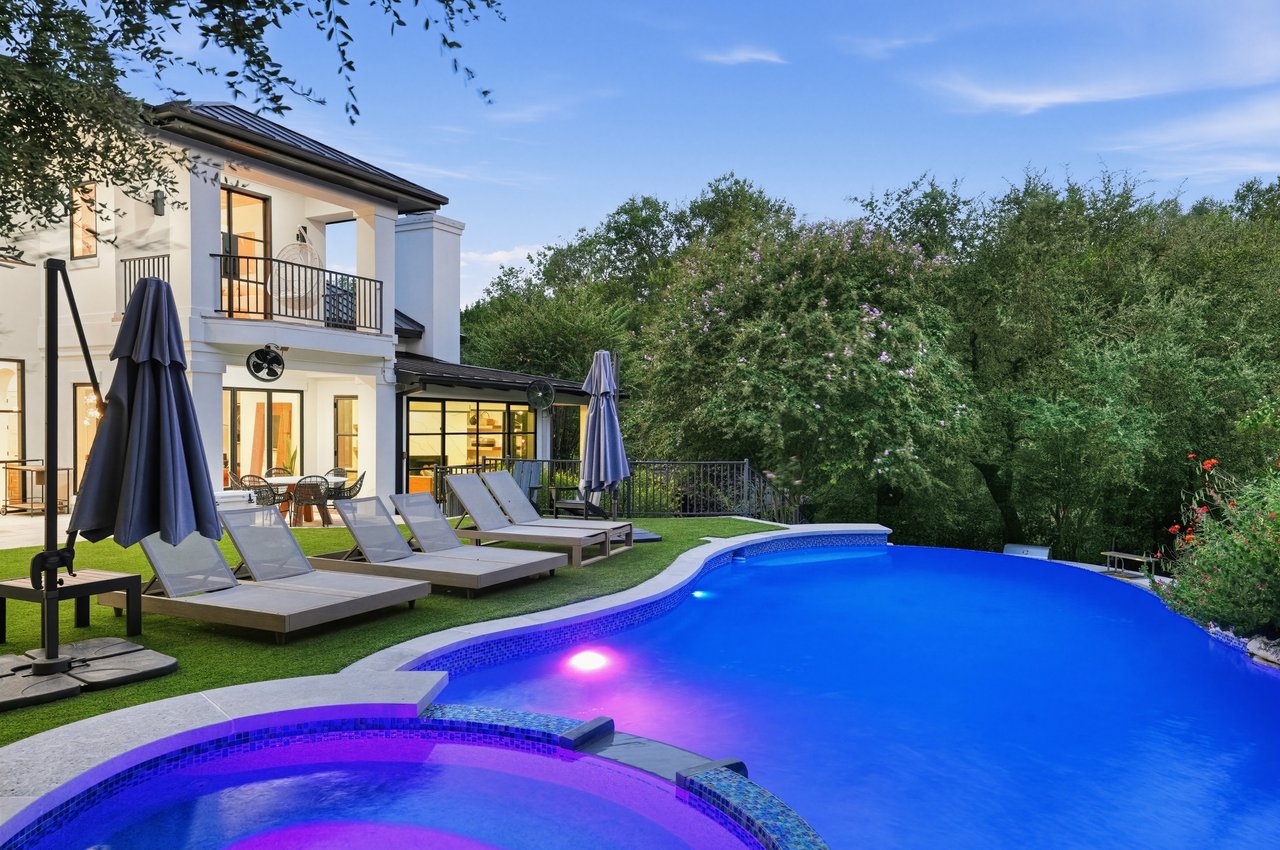 THE CANOPY 3.3 private acres in the heart of West Lake Hills.
