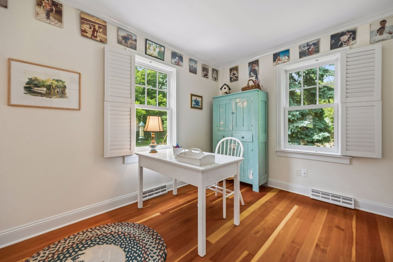 20600 Carson Road, Deephaven