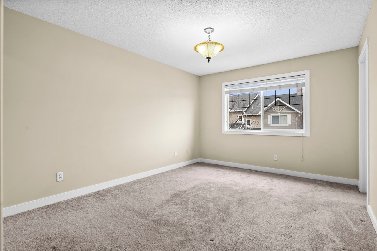 156 Rockyspring Grove NW