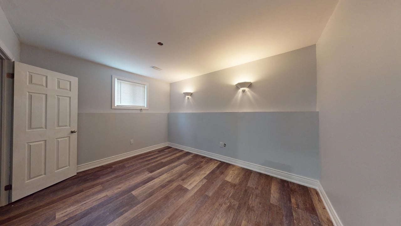 1048 Gilmore Ave Unit: Lower