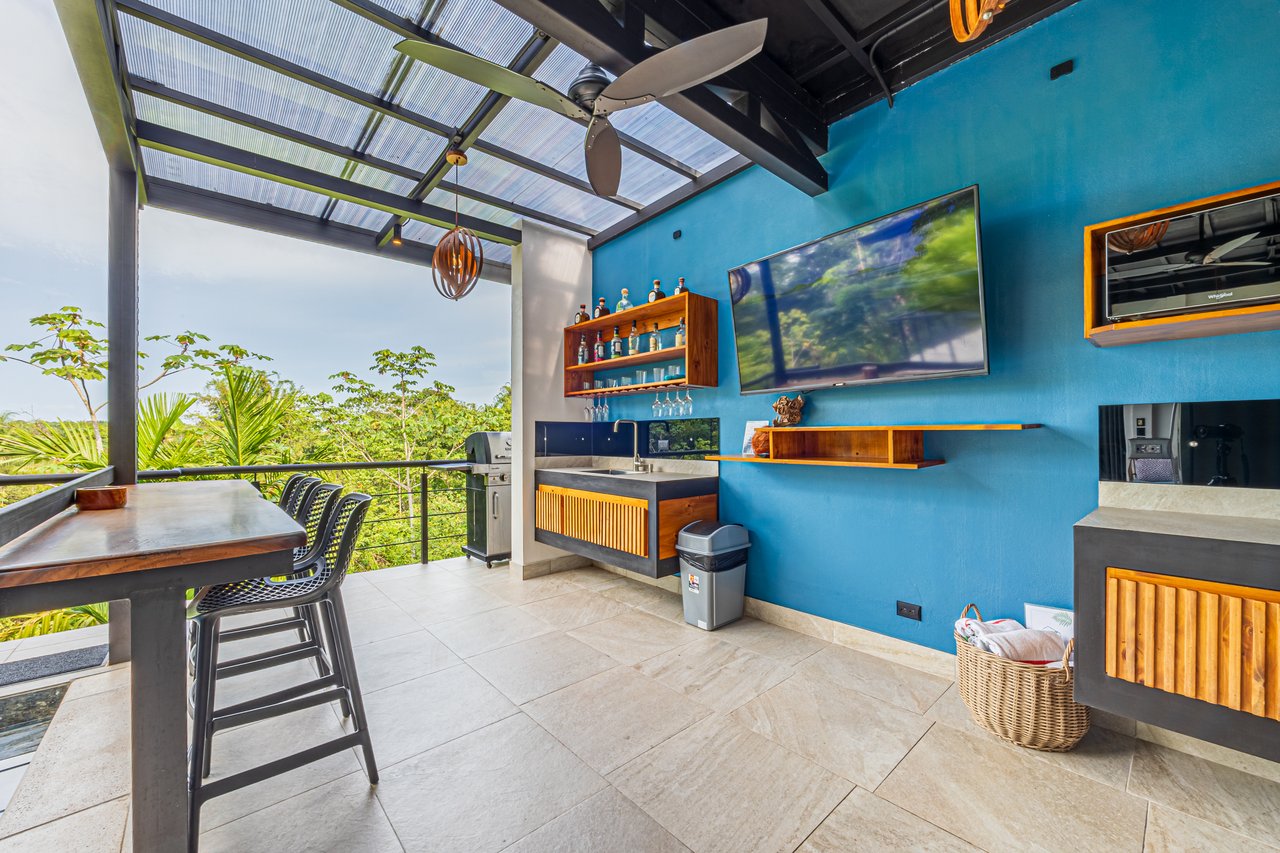 Casa Palma – Brand New Luxury 4BR/4.5BA Home with Stunning Sunset Views in Quepos