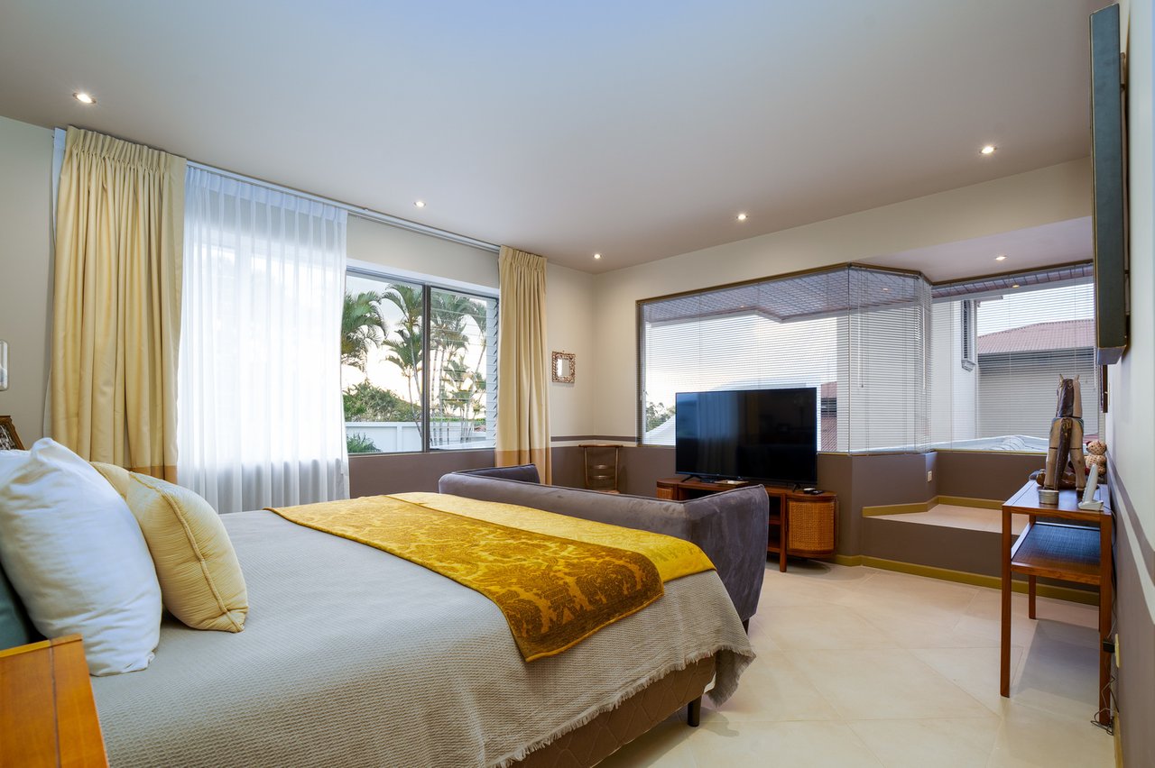 Designer Estate With Sauna, Escazu, San Jose