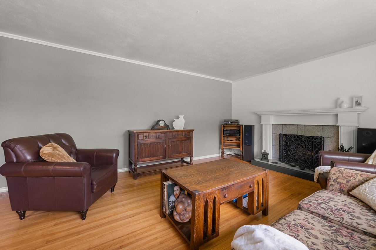 5264 12 Ave