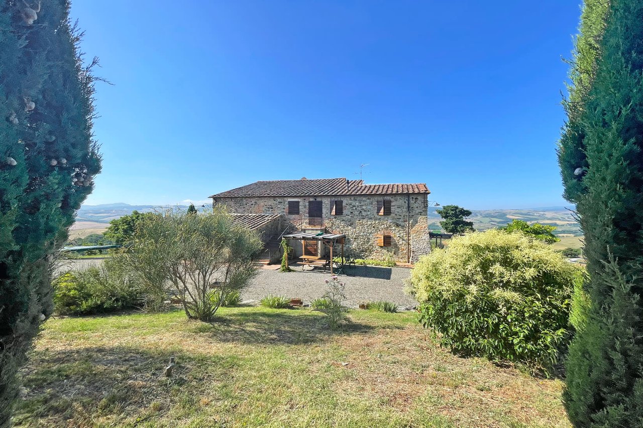 TENUTA IL GRANO “Charming Panoramic Farmhouse For Sale in Val d'Orcia”