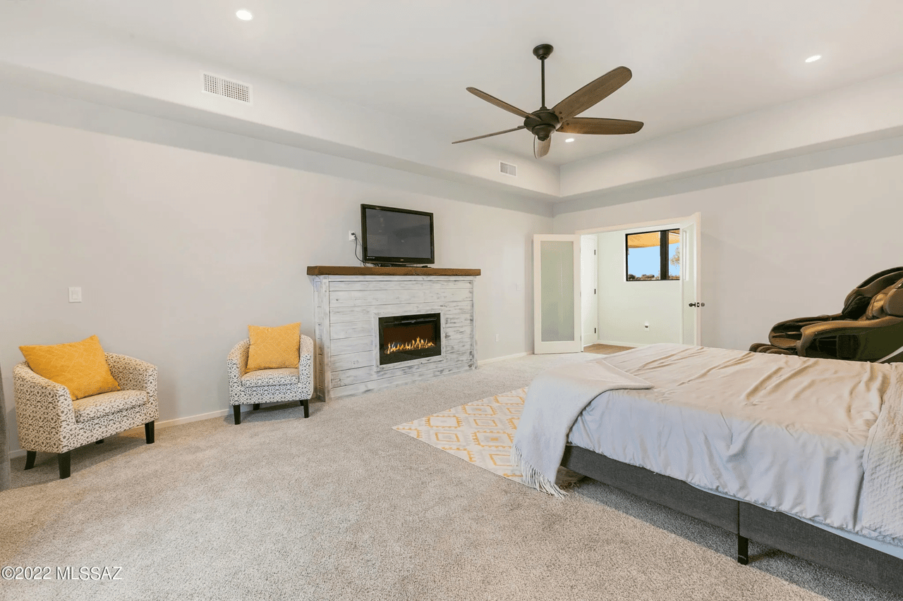2236 W Owl Head Pl