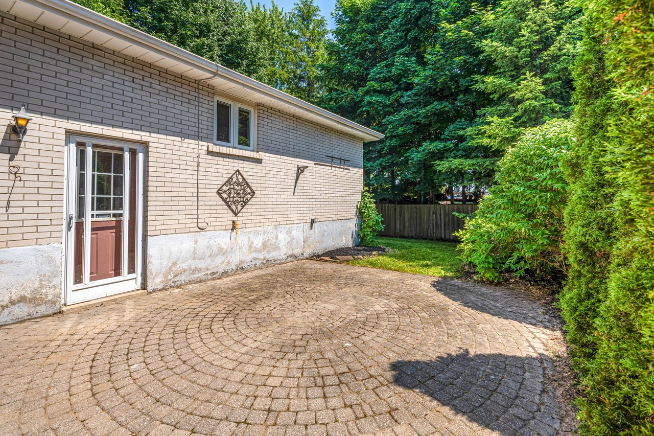 578 Rupert Ave