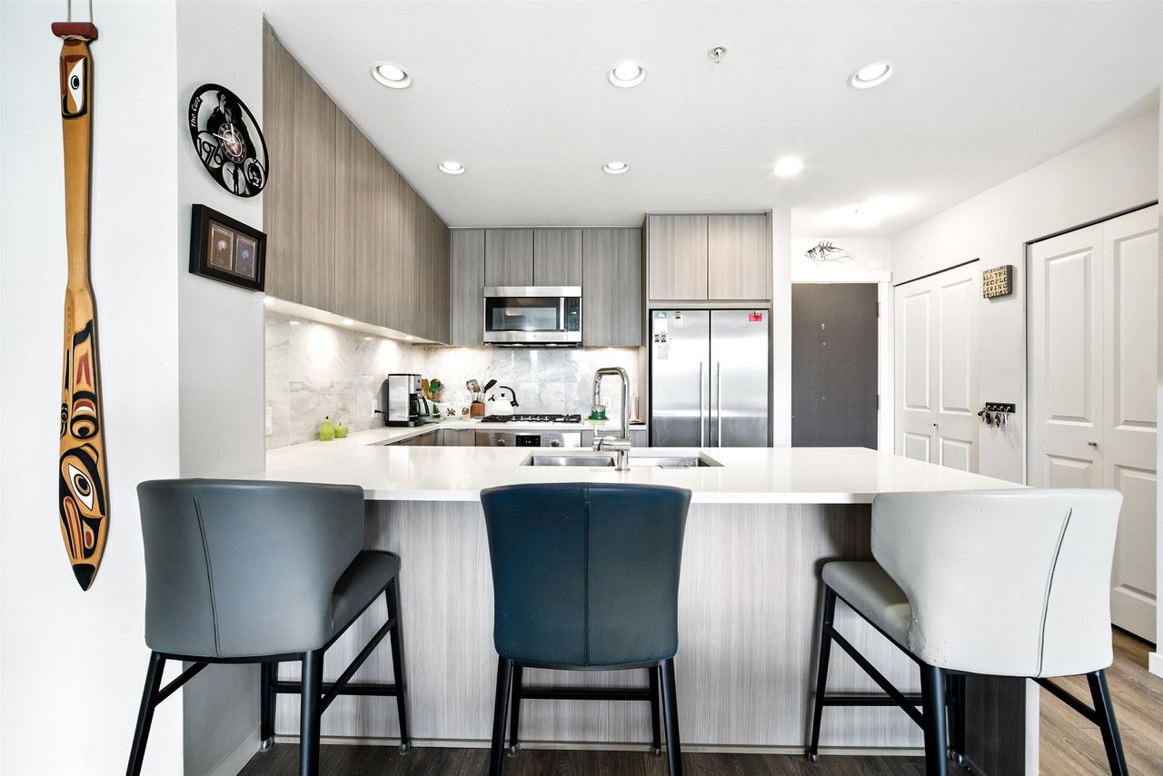 205-3289 Riverwalk Ave