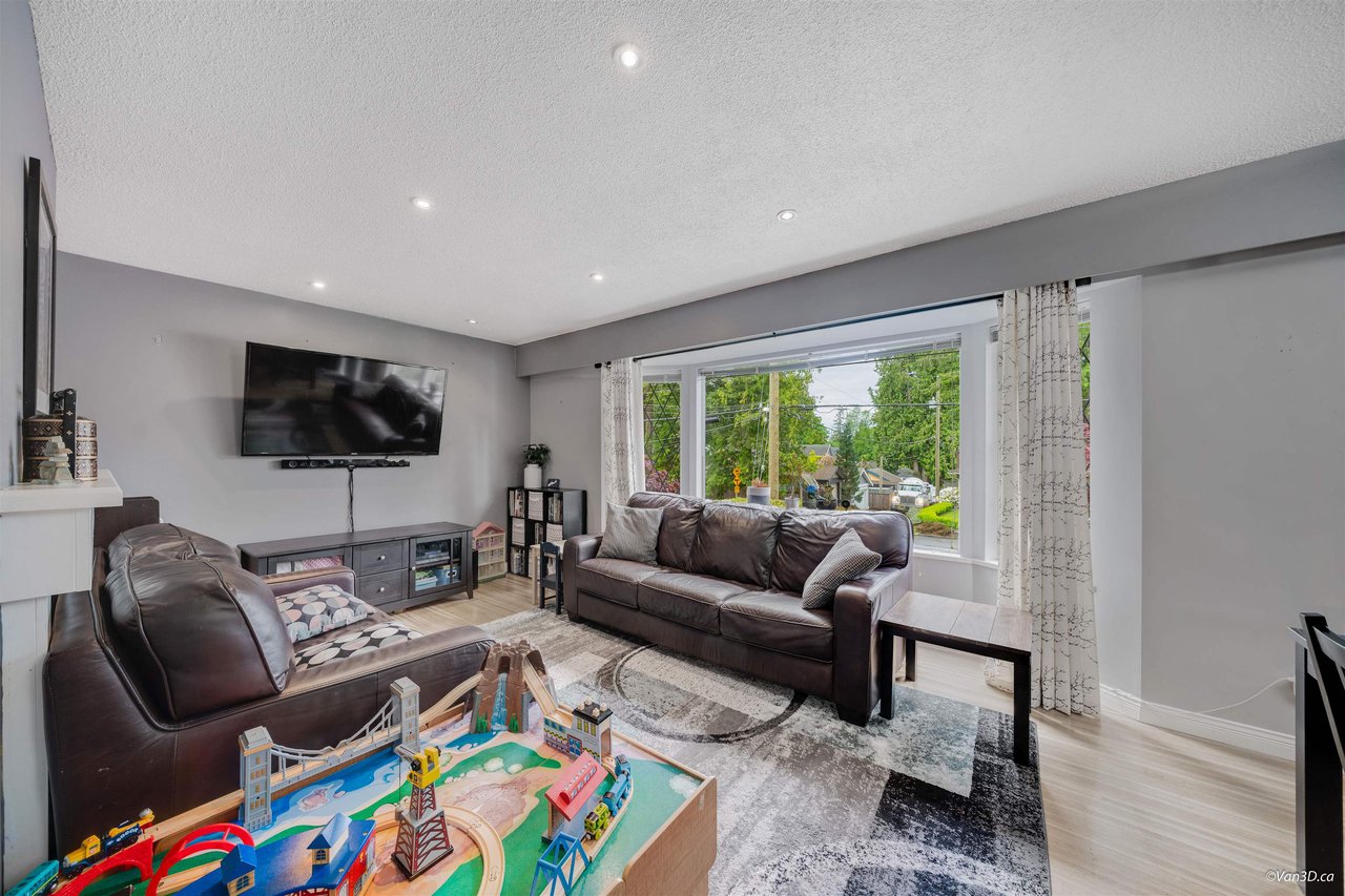 2052 W Keith Road, North Vancouver