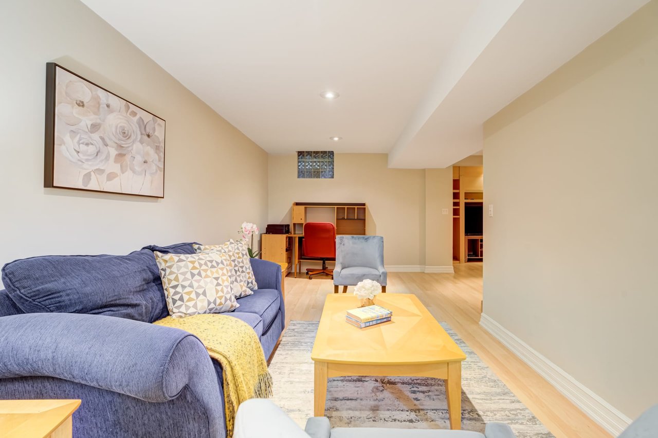 74 Penny Cres