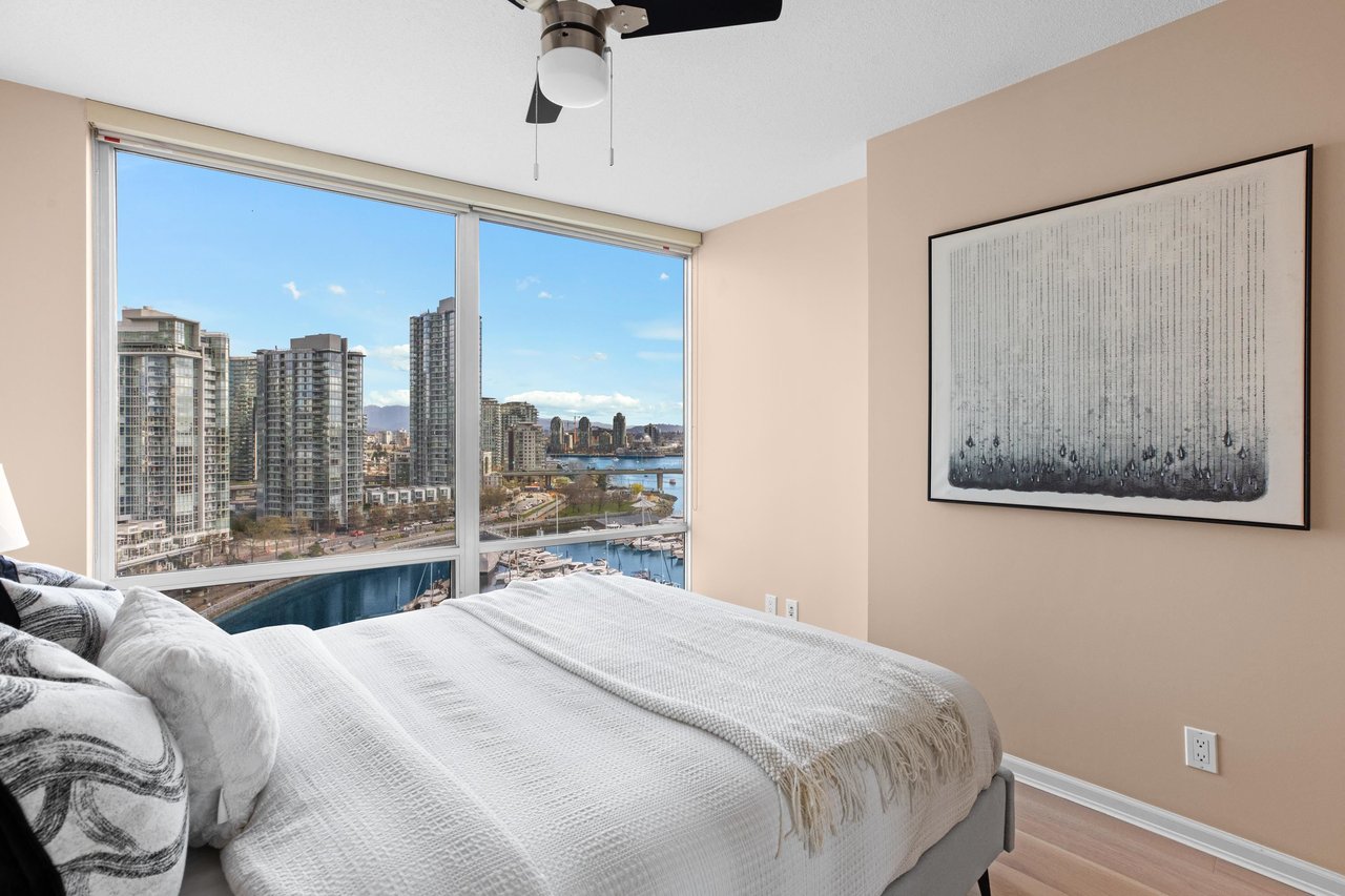 1601-1228 Marinaside Cres