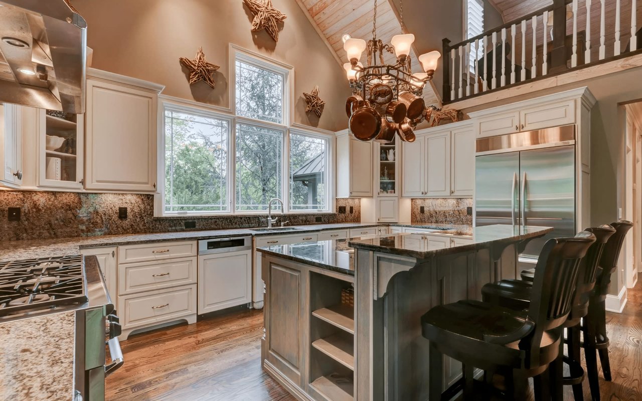 Luxury Amenities: What to Expect in High-End Homes in Hardin Valley