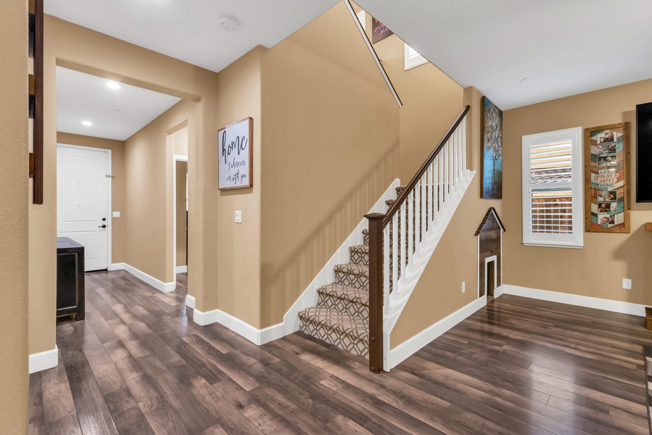 3123 Acorn Glen Way
