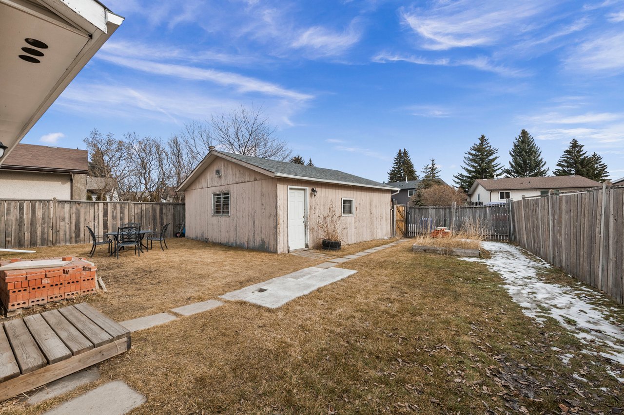 370 Maitland Hill NE