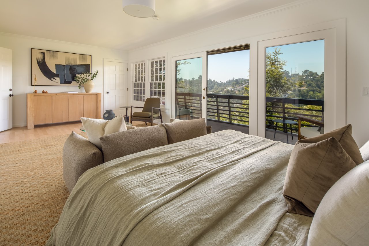 8595 Skyline Dr, Sunset Strip
