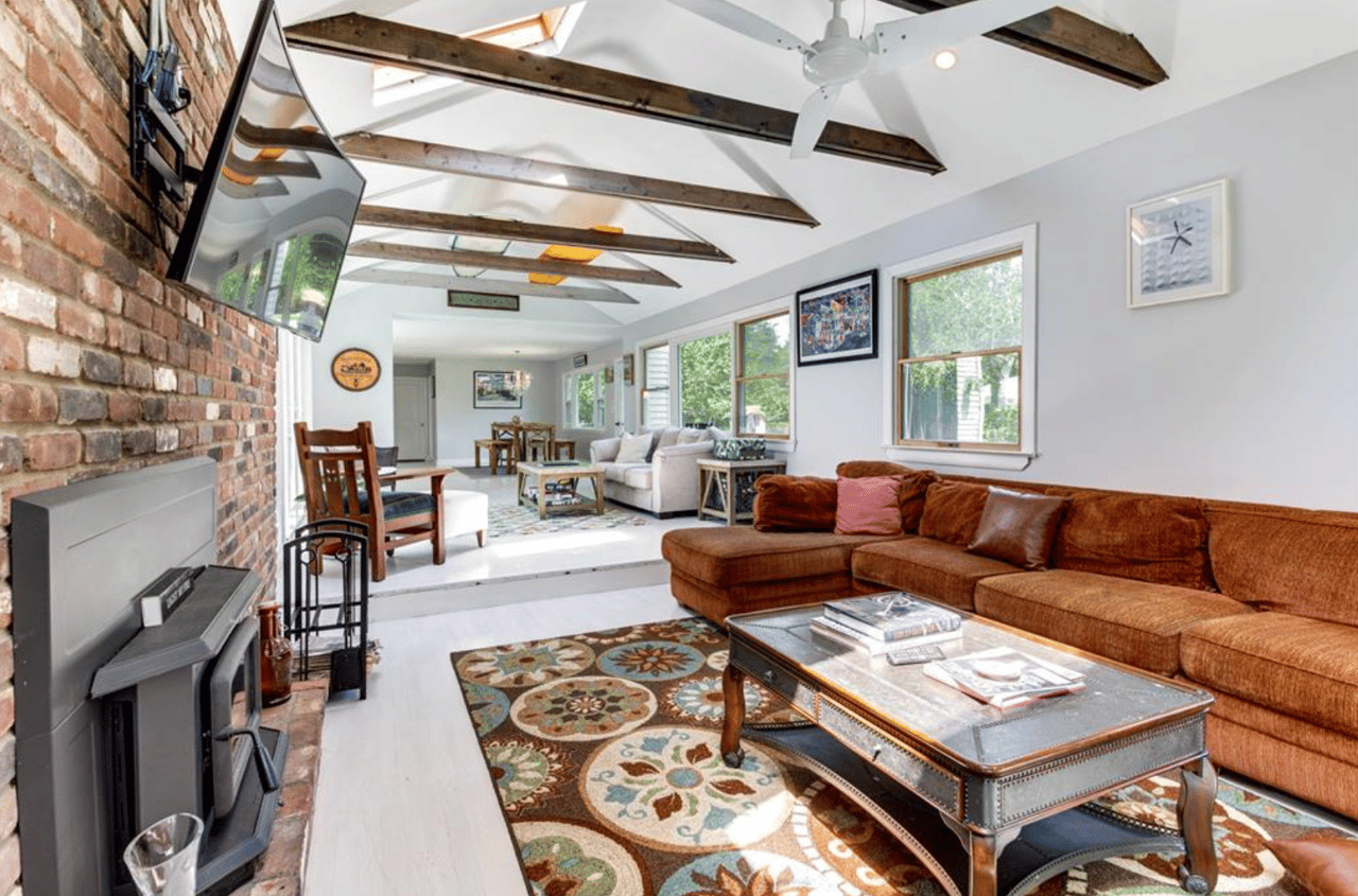 4 Hampton Harbor Road, Hampton Bays