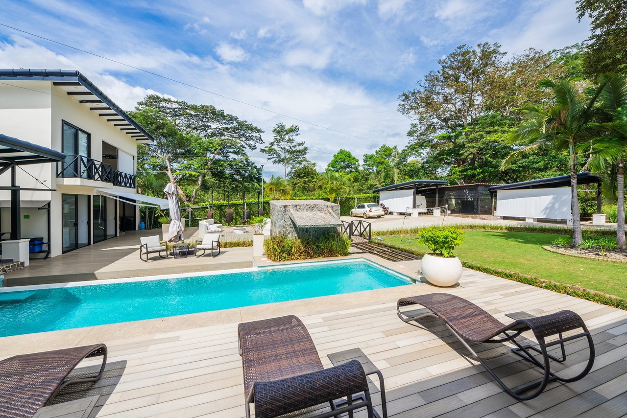 Casa Cielo | Luxurious Multifunctional Estate with Main House, Apartments, and Pool in Guanacaste!