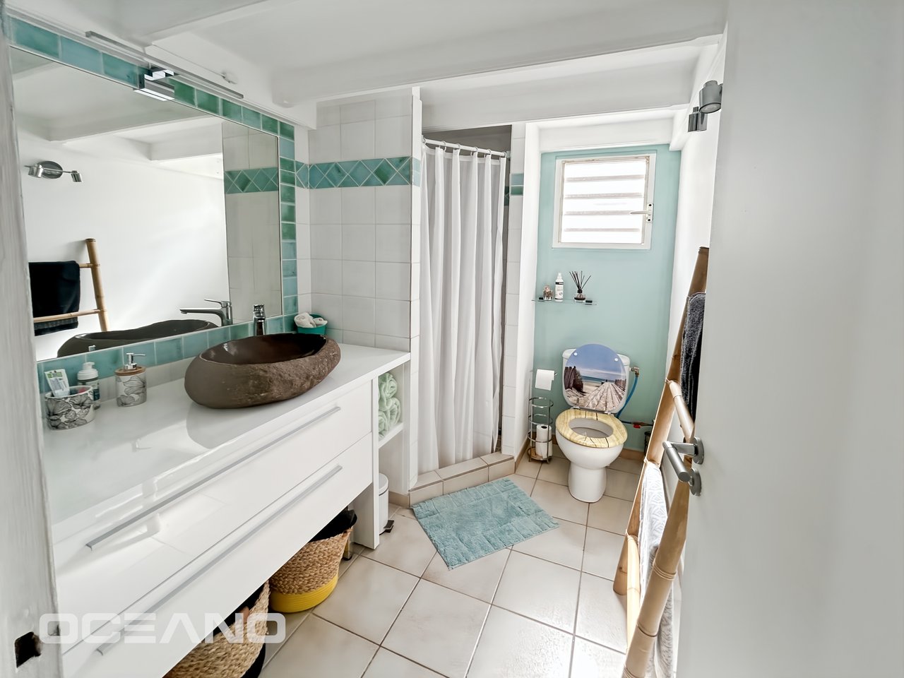 FOR SALE VILLA OYSTER POND