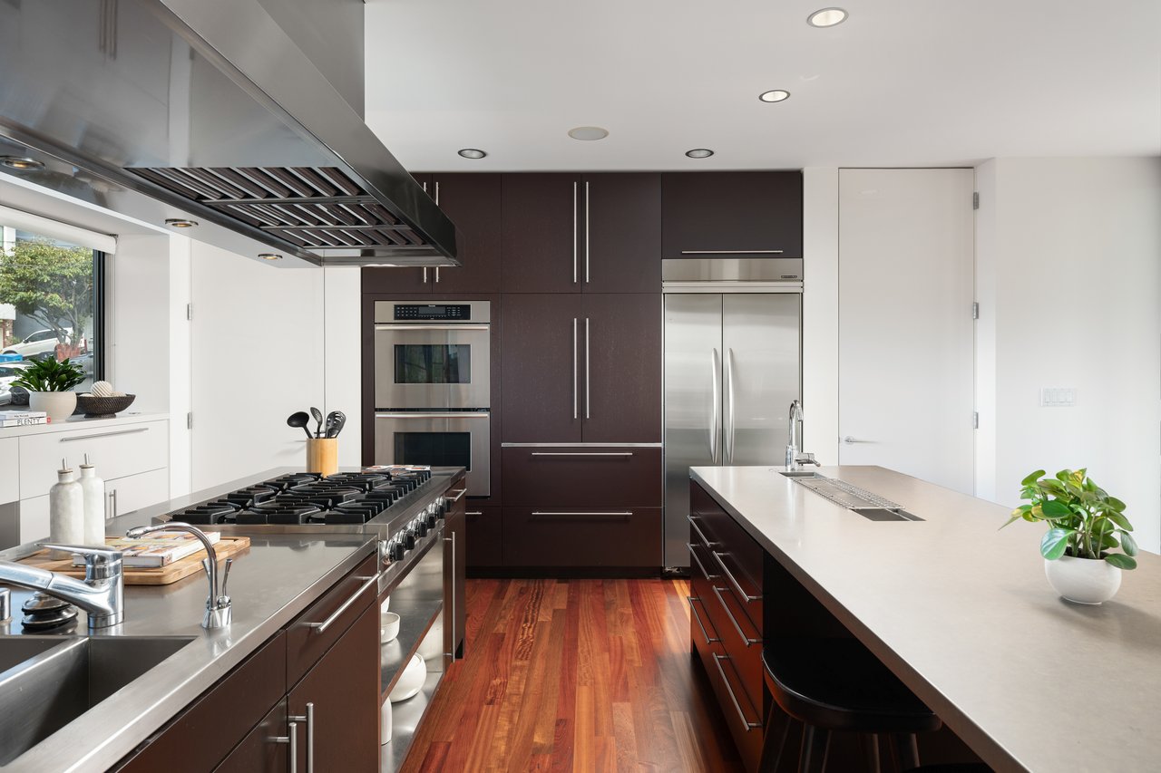 An Urban Compound for Life in Motion