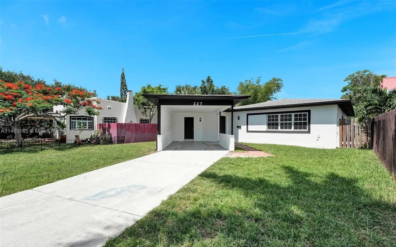 227 N Ocean Breeze