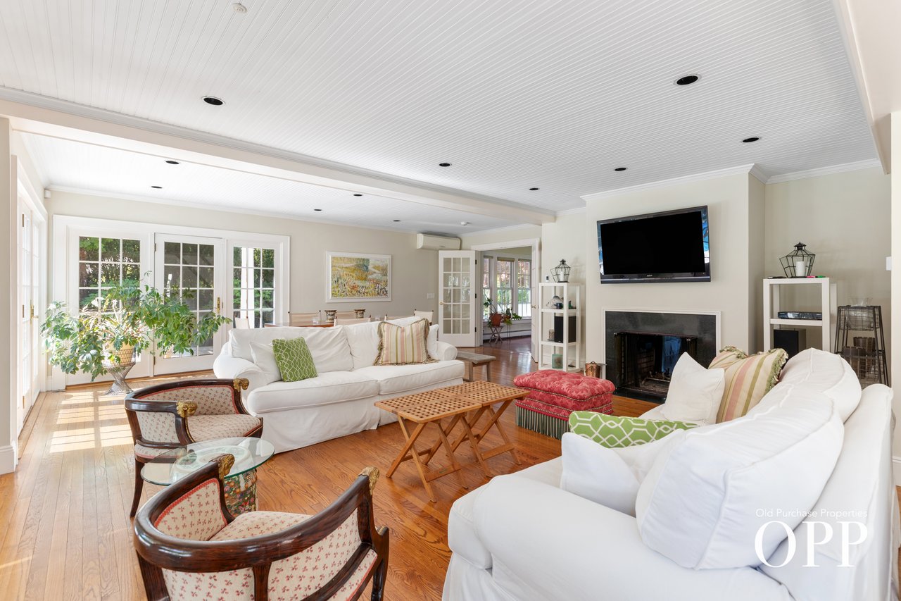 A Classic Residence in the Estate Section