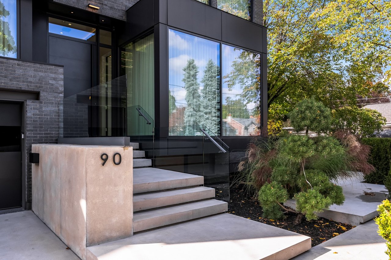 Pinnacle Of Modern Luxury Living