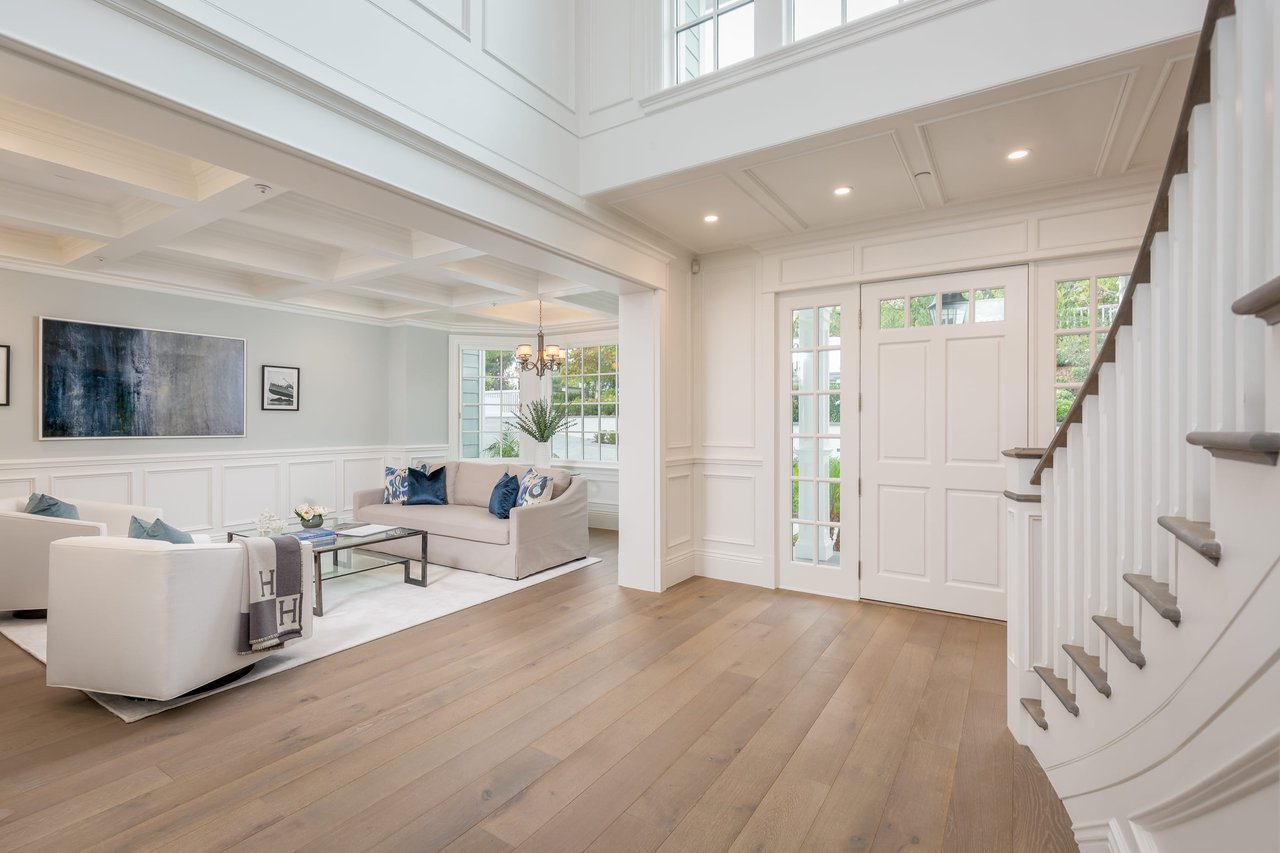 Exquisite Estate in Prime Riviera