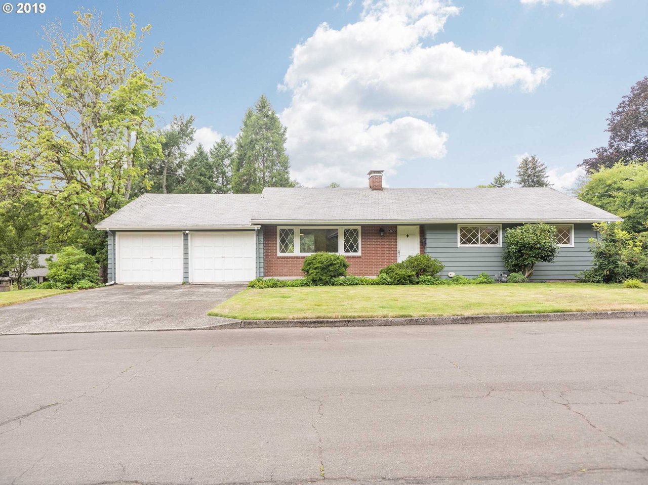 14677 Doris Ave