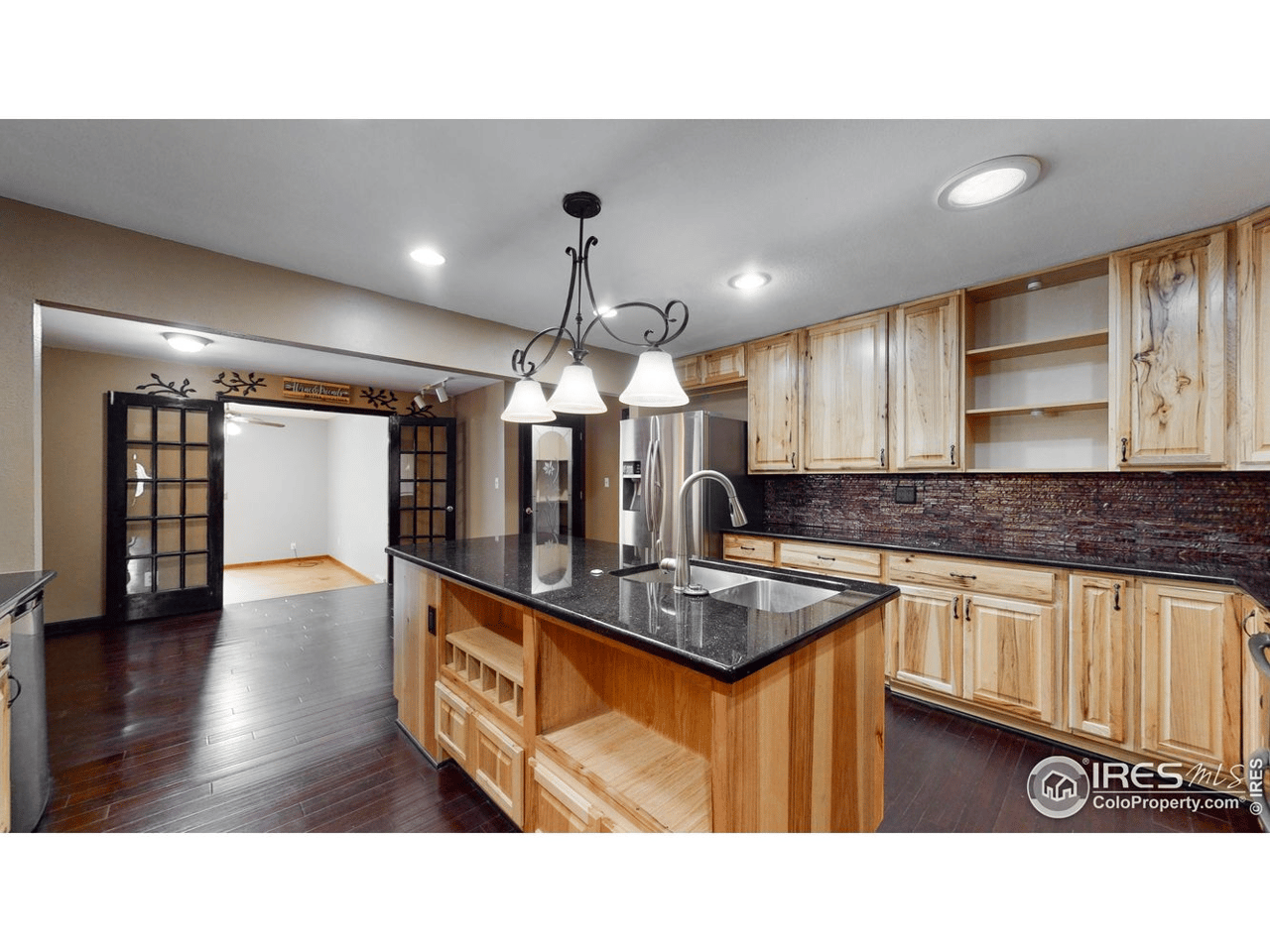 869 Cottonwood Dr