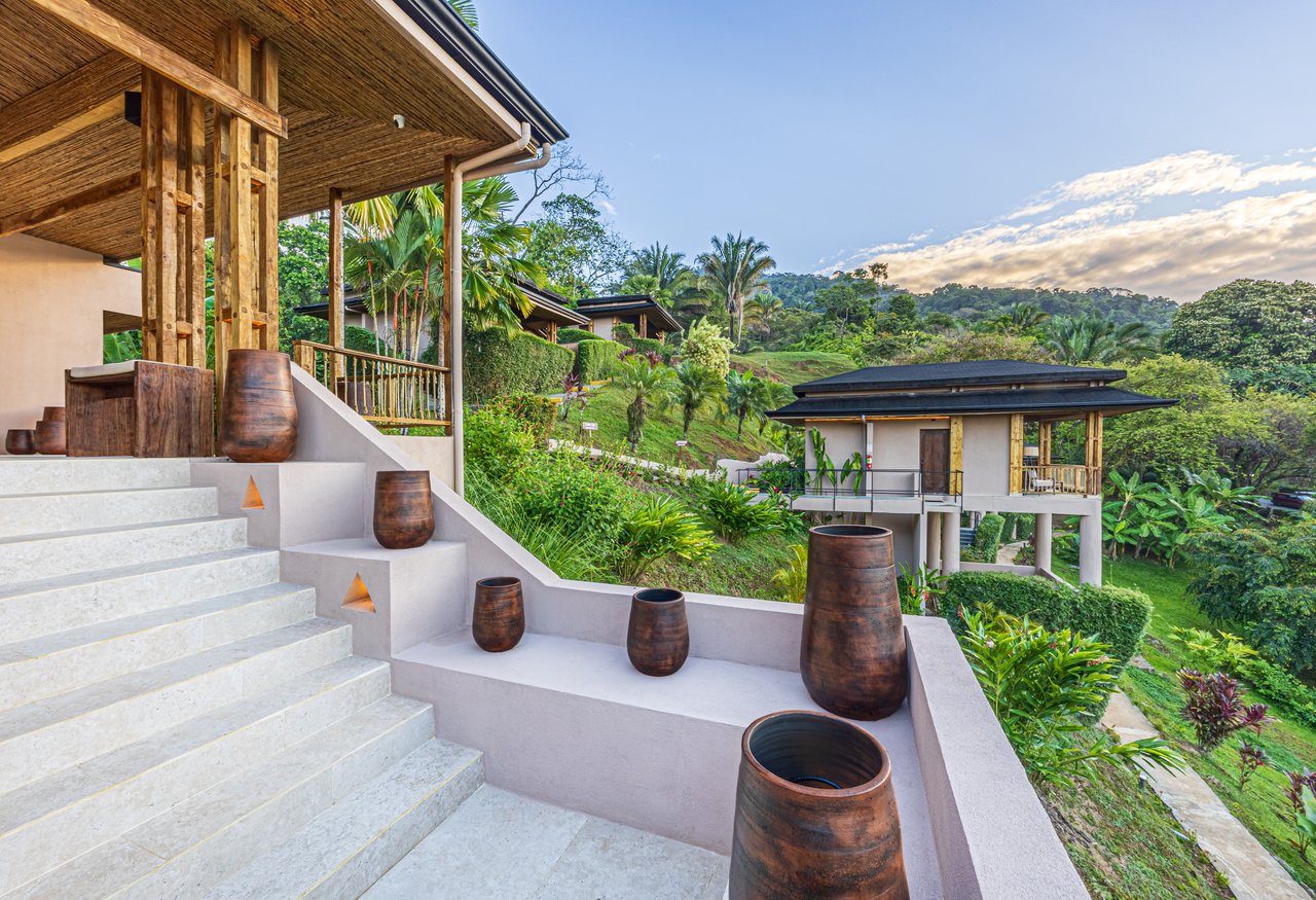 Luxury Hotel Boutique with Ocean Views | Walking distance to the beach | 13.2 Acres