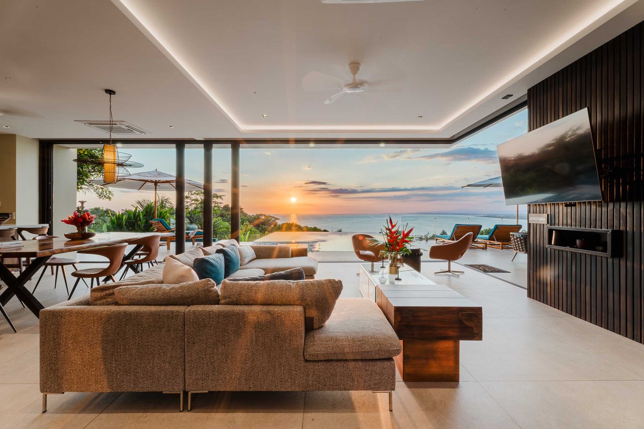 Casa Nola, Luxury Villa in Gated Community La Reserva