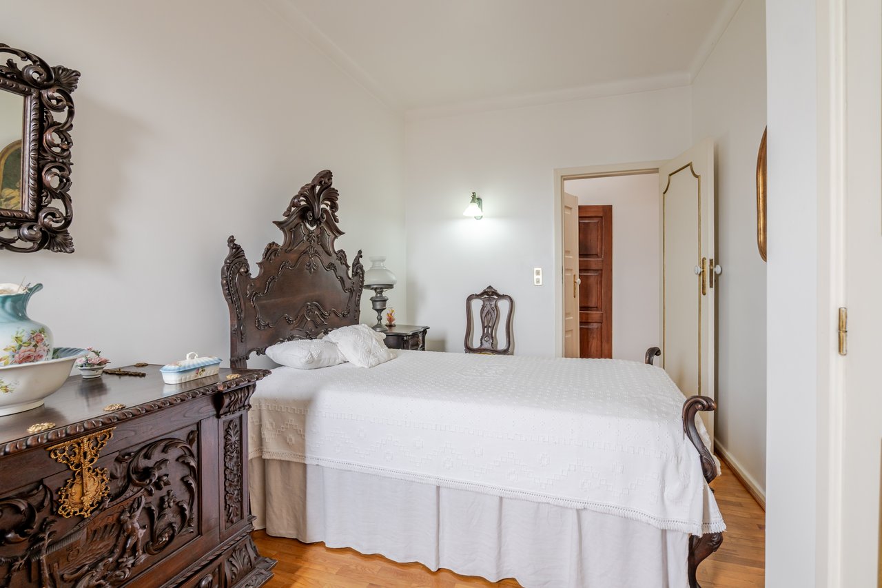 Rustic Four-Bedroom House with Private Land in Folhadela, Vila Real