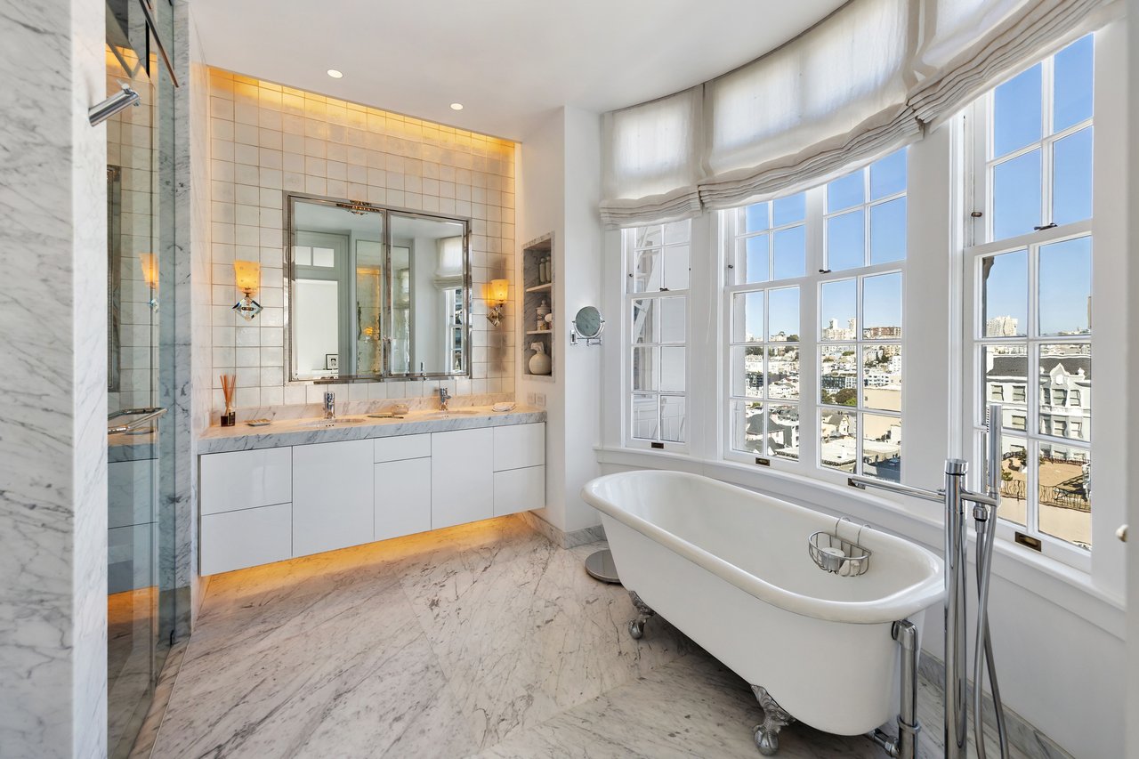 Magnificent Apartment at The Heights