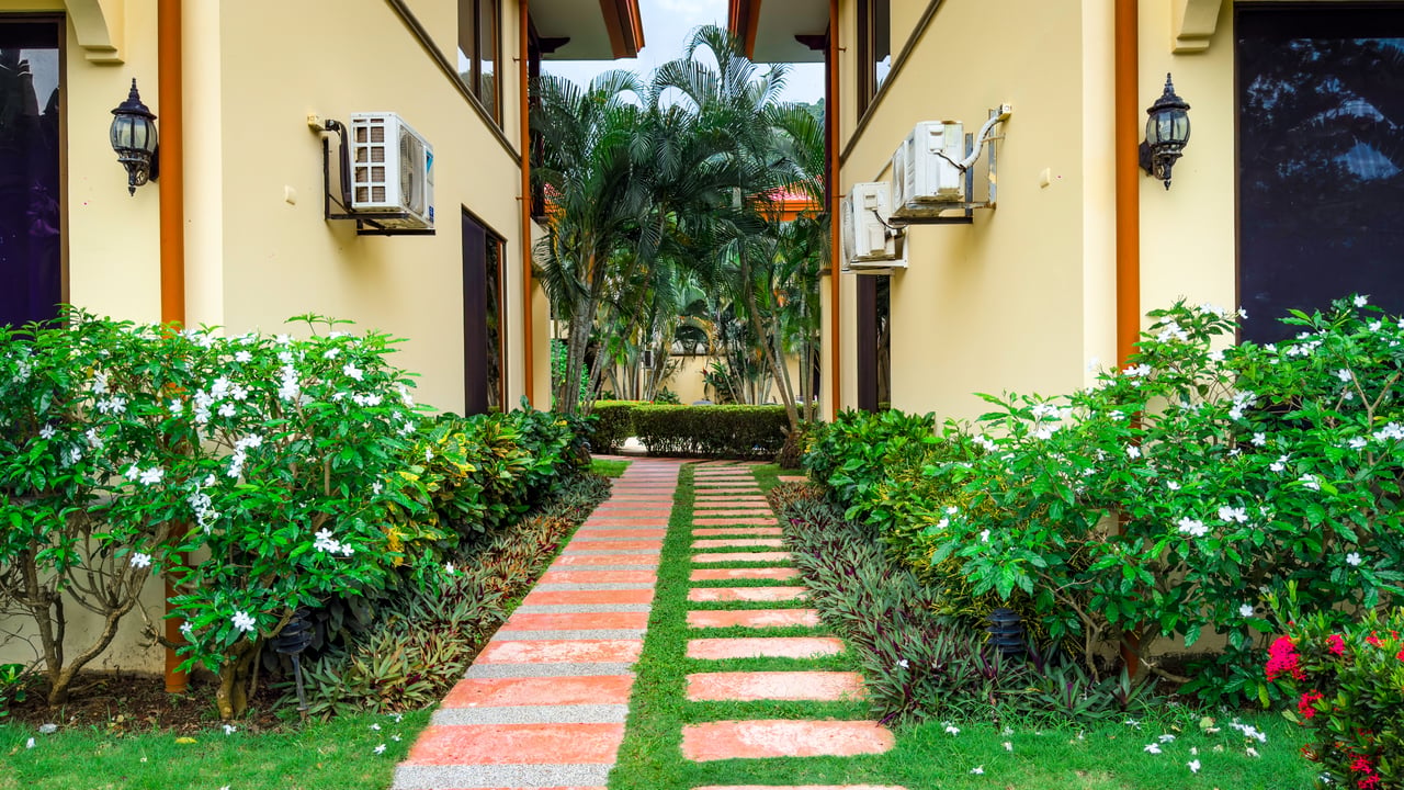 Jaco Condo Pathways
