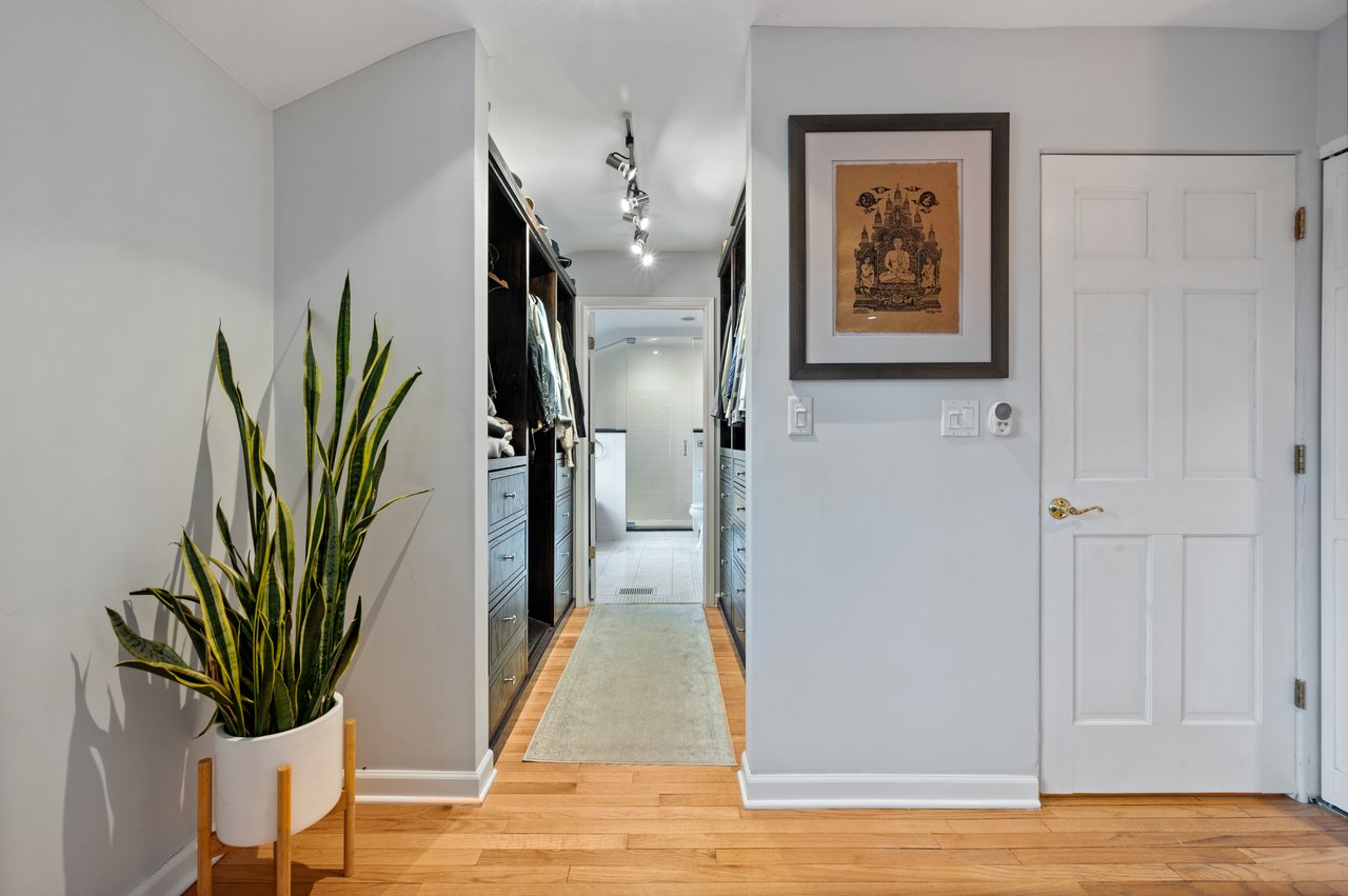 530 Woodland Lane South 