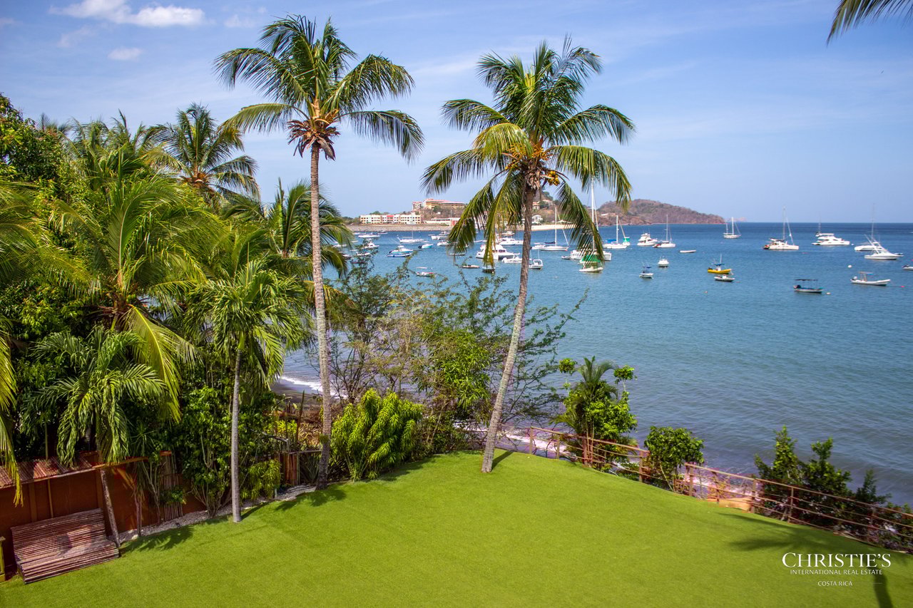 La Mansión Surfside & Beach Club