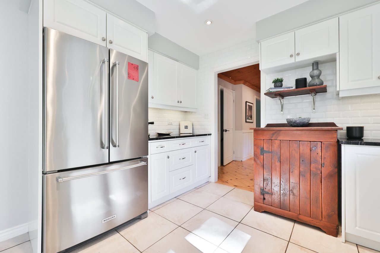 206 Rossmore Boulevard, Burlington