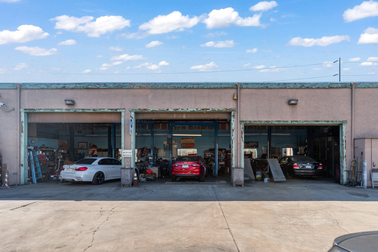 6,260 SF Auto Body Owner User Opportunity