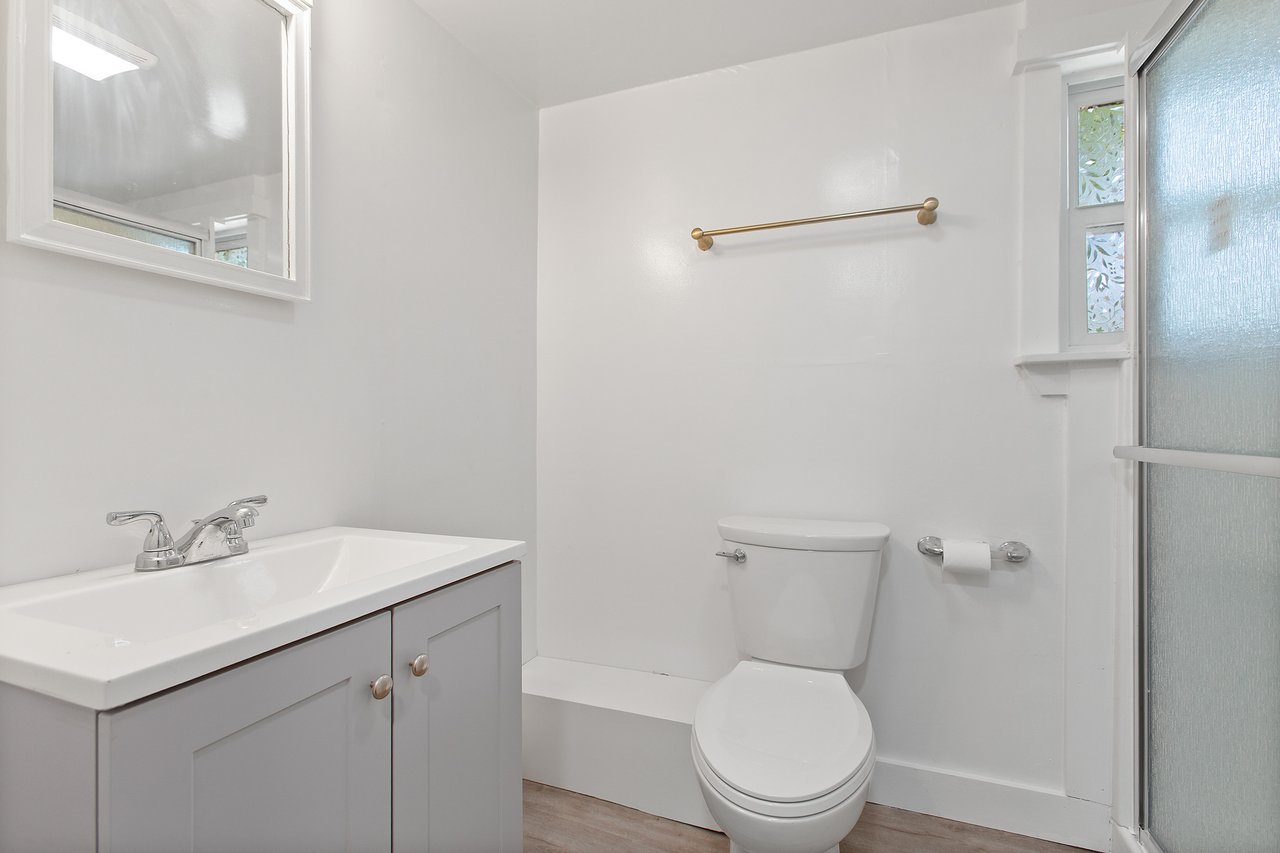 36 Anderson Road Unit: 2nd floor