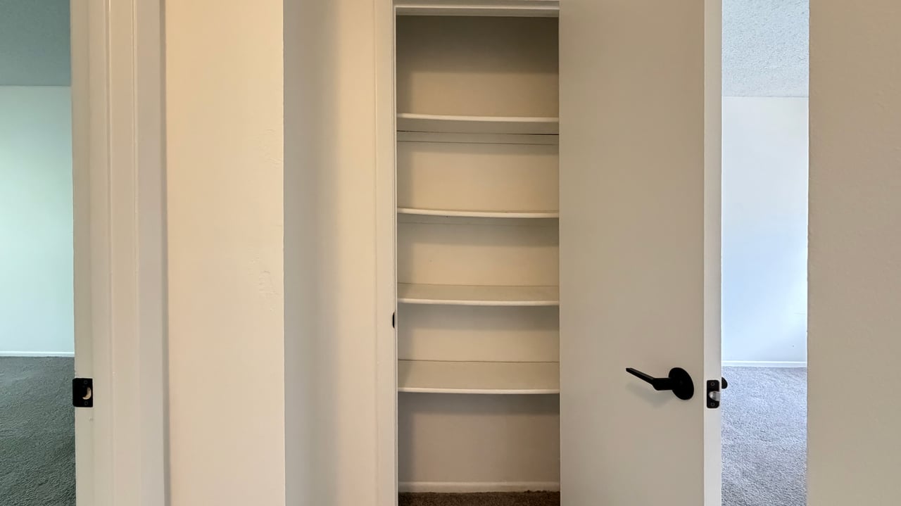 Lake Baldwin Area 2-Bedroom Townhouse for Lease