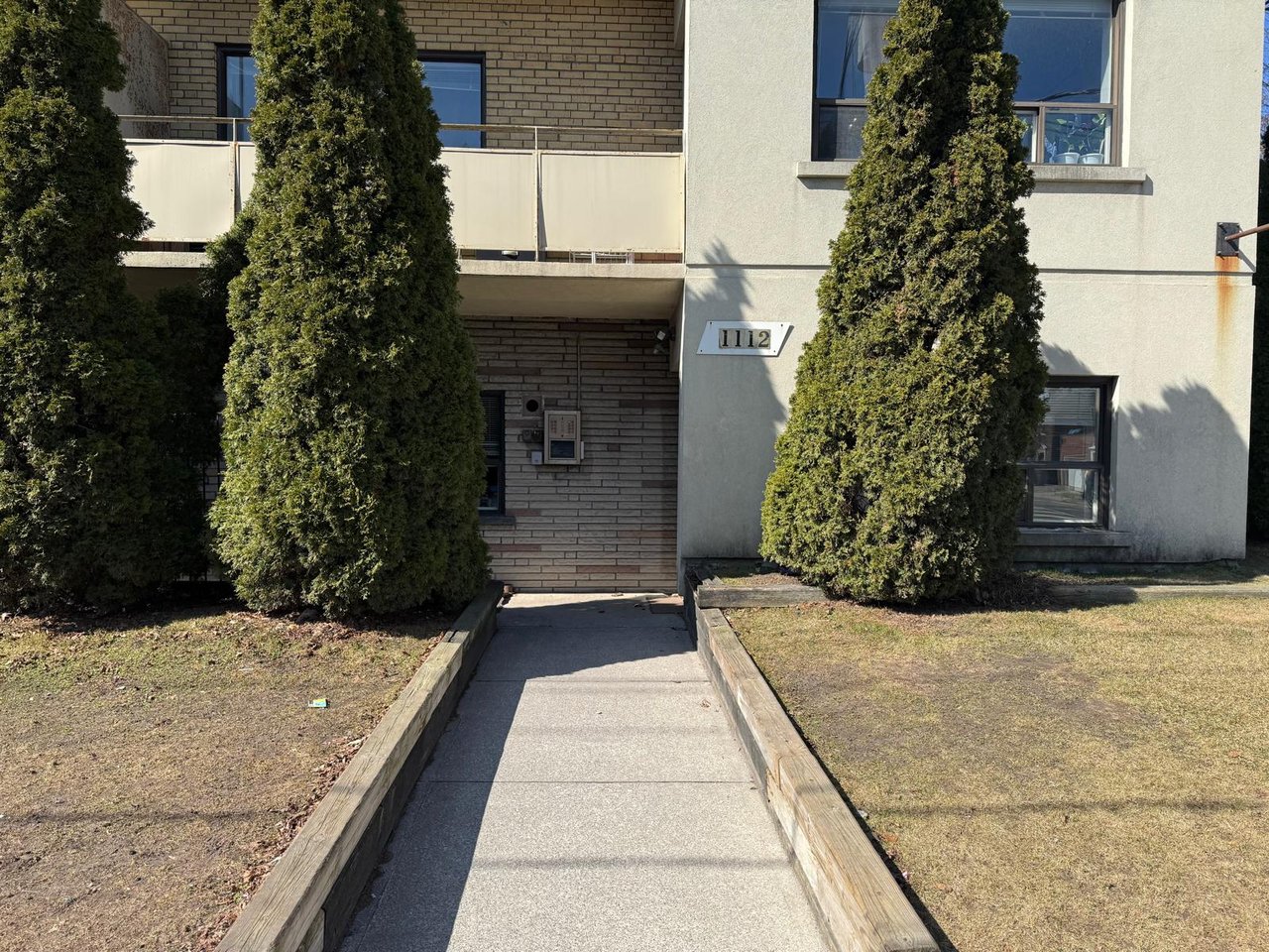 1112 Avenue Rd Unit: 302
