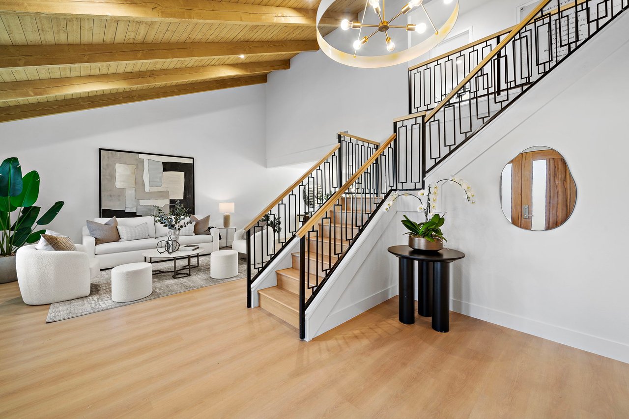 9560 La Amapola Avenue